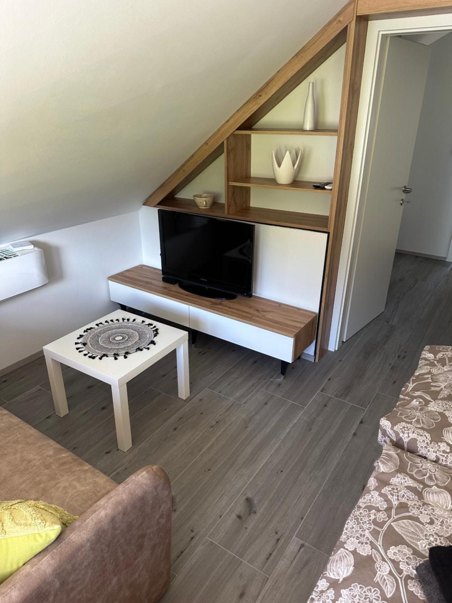 River Apartment Lancovo